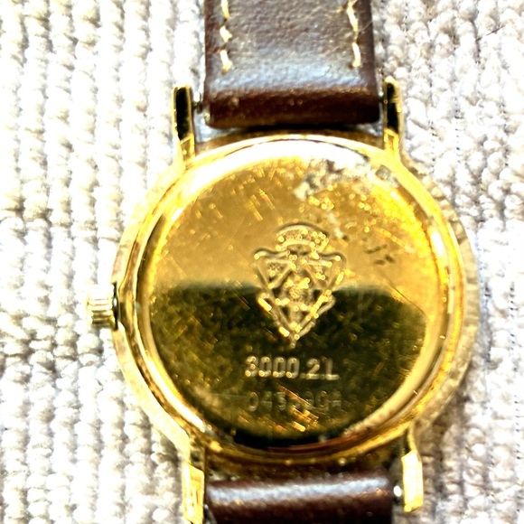Authentic Vintage Gucci Watch (woman’s) - Picture 4 of 6